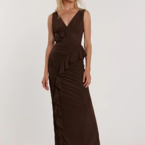 Vestido largo sin mangas de LANE con doble escote en V, pliegues, frunces y volantes